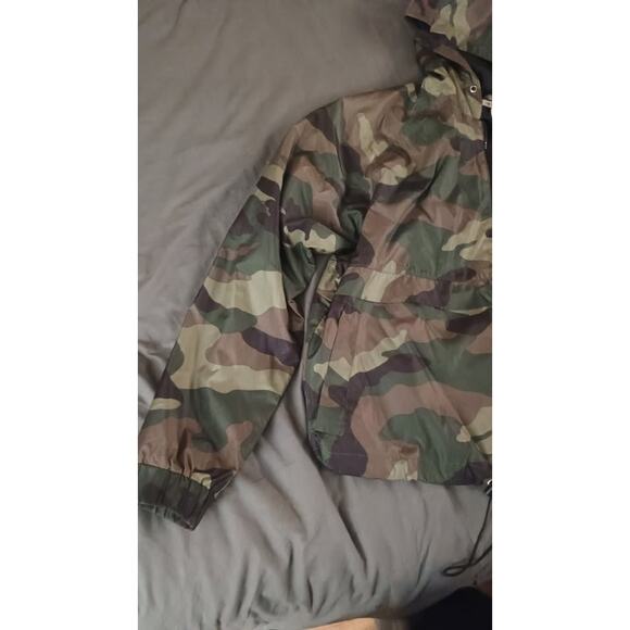 Camo Hooded Windbreaker Jacket - Picture 3 of 5